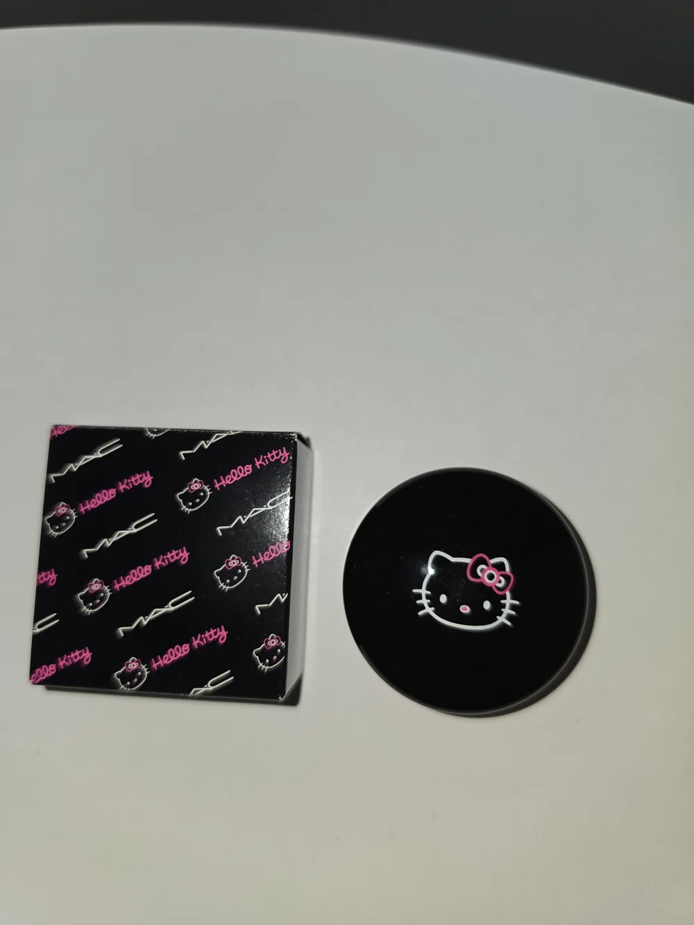 *LIMITED EDITION* MAC x Hello Kitty Tinted Lip Conditioner- 